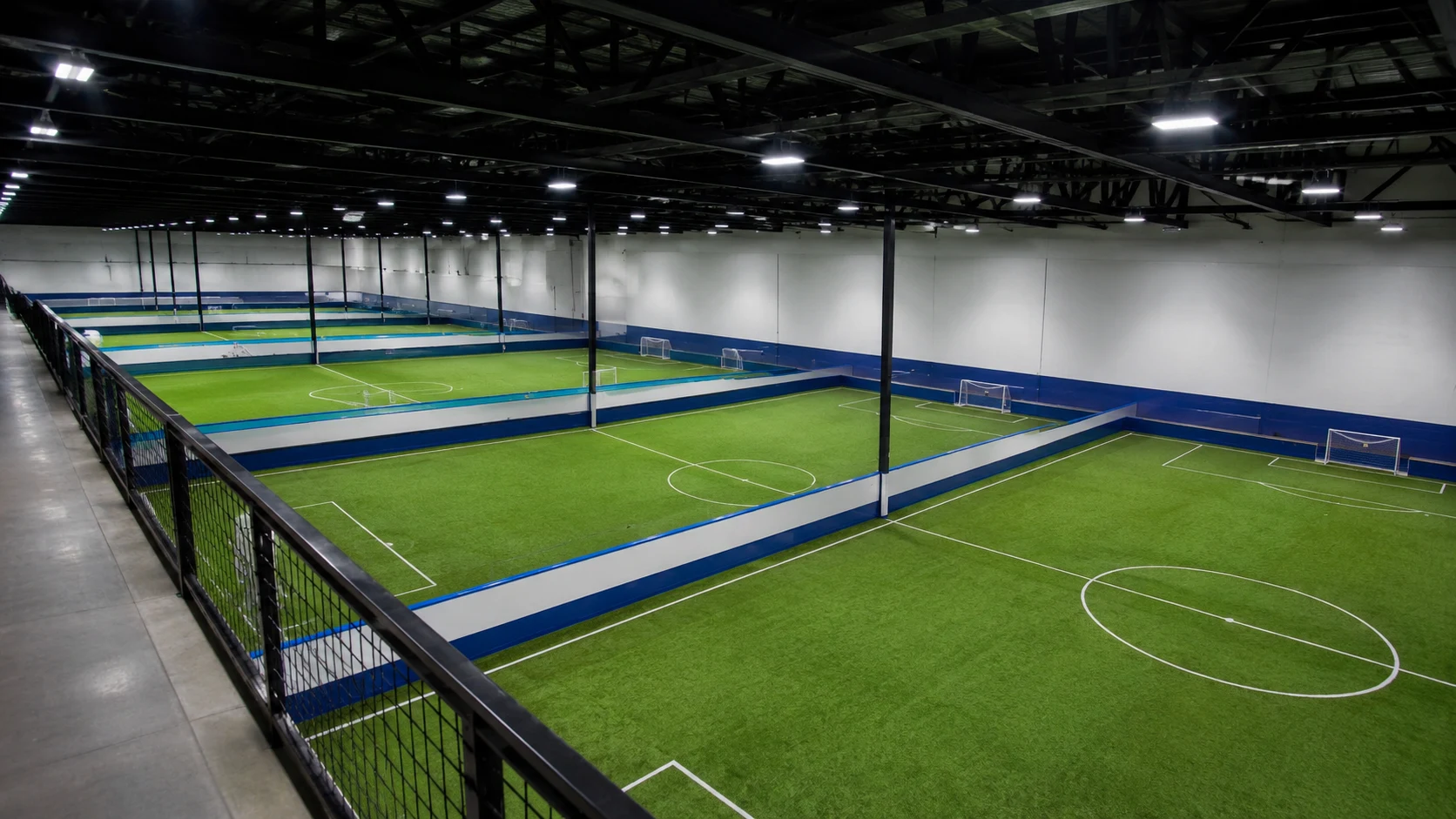 Vue des terrains de foot indoor Le Street Beauchamp